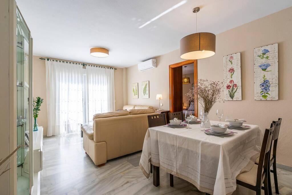 Apartament Luminosa Y Soleada Casa En El Centro De Torre Del Mar Zewnętrze zdjęcie