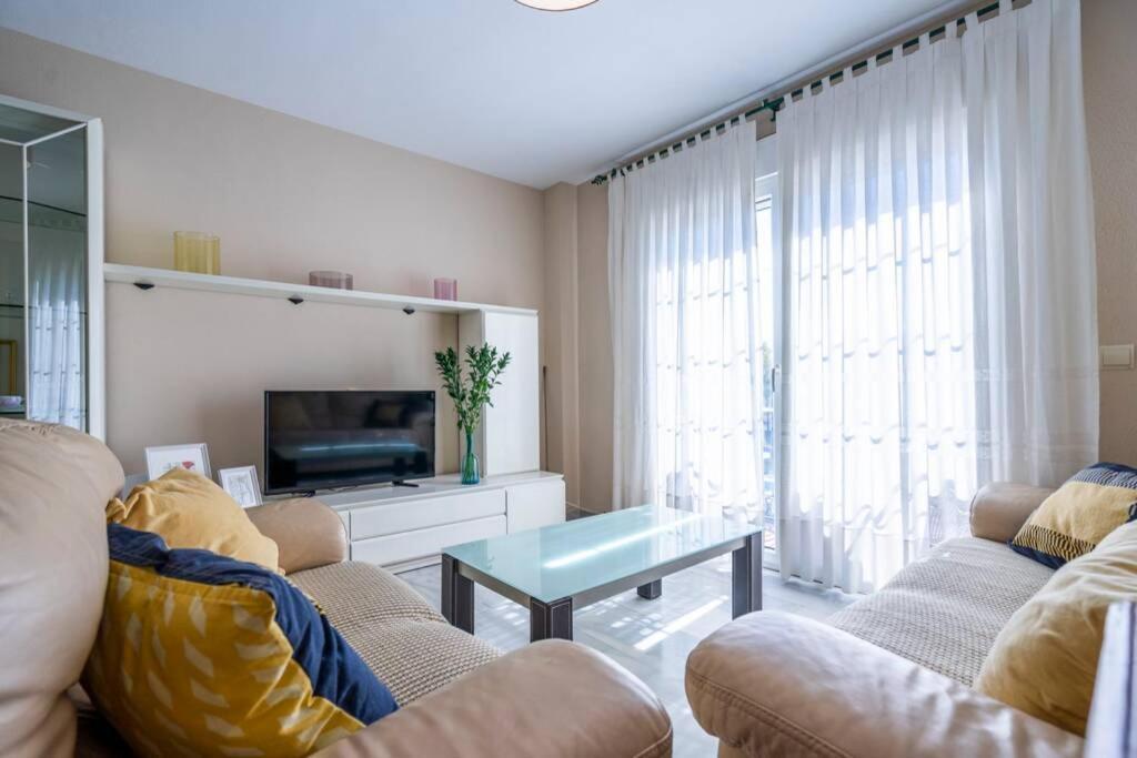 Apartament Luminosa Y Soleada Casa En El Centro De Torre Del Mar Zewnętrze zdjęcie